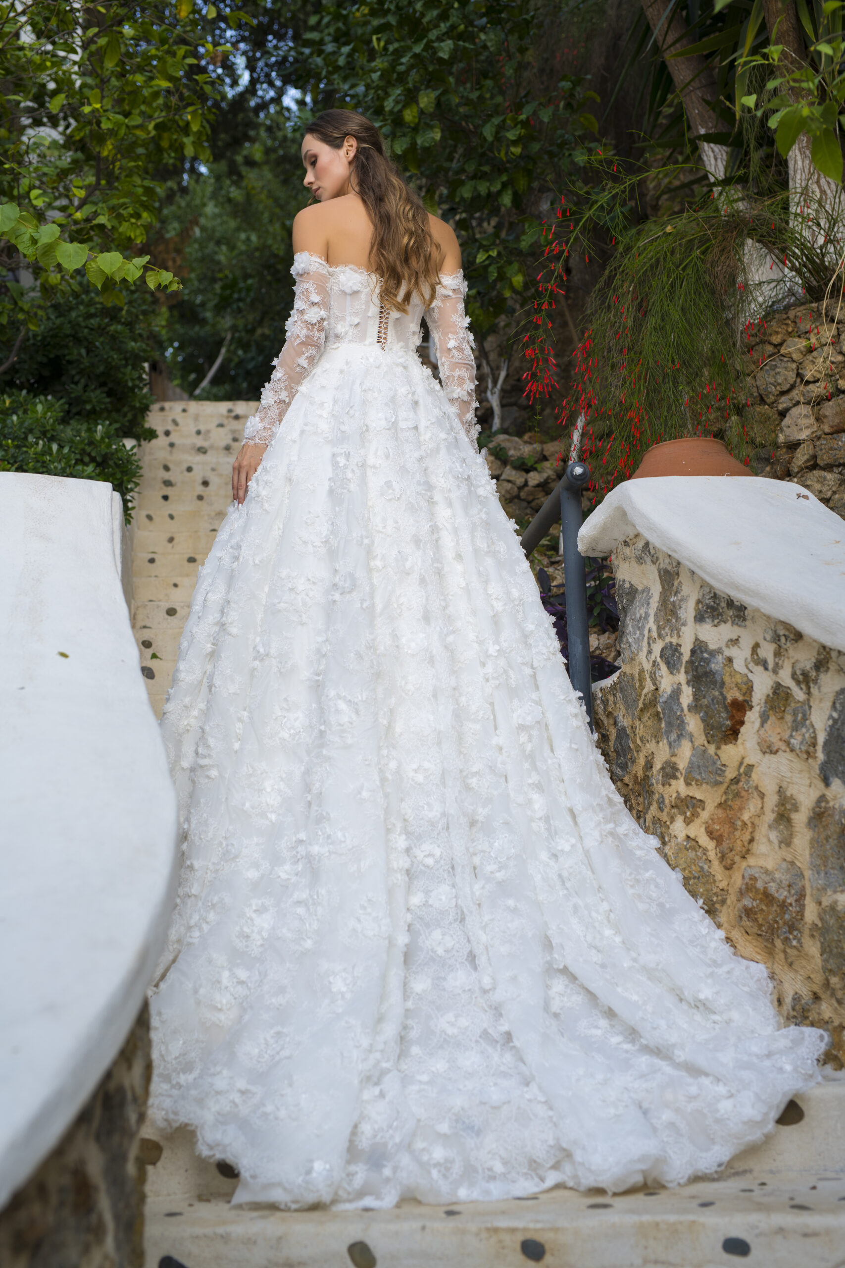 Elora A Kesim Uzun Kollu Üç Boyutlu Detaylı Kalp Yaka Romantik Gelinlik - Görsel 3