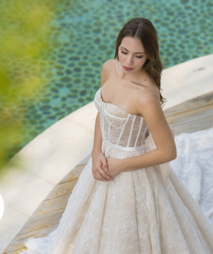 Monara Helen Kesim Fransız Dantelli Kalp Yaka Zamansız Gelinlik