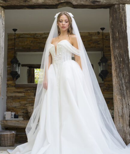 Lunessa A Kesim Düşük Kollu Dantelli Kalp Yaka Romantik Gelinlik