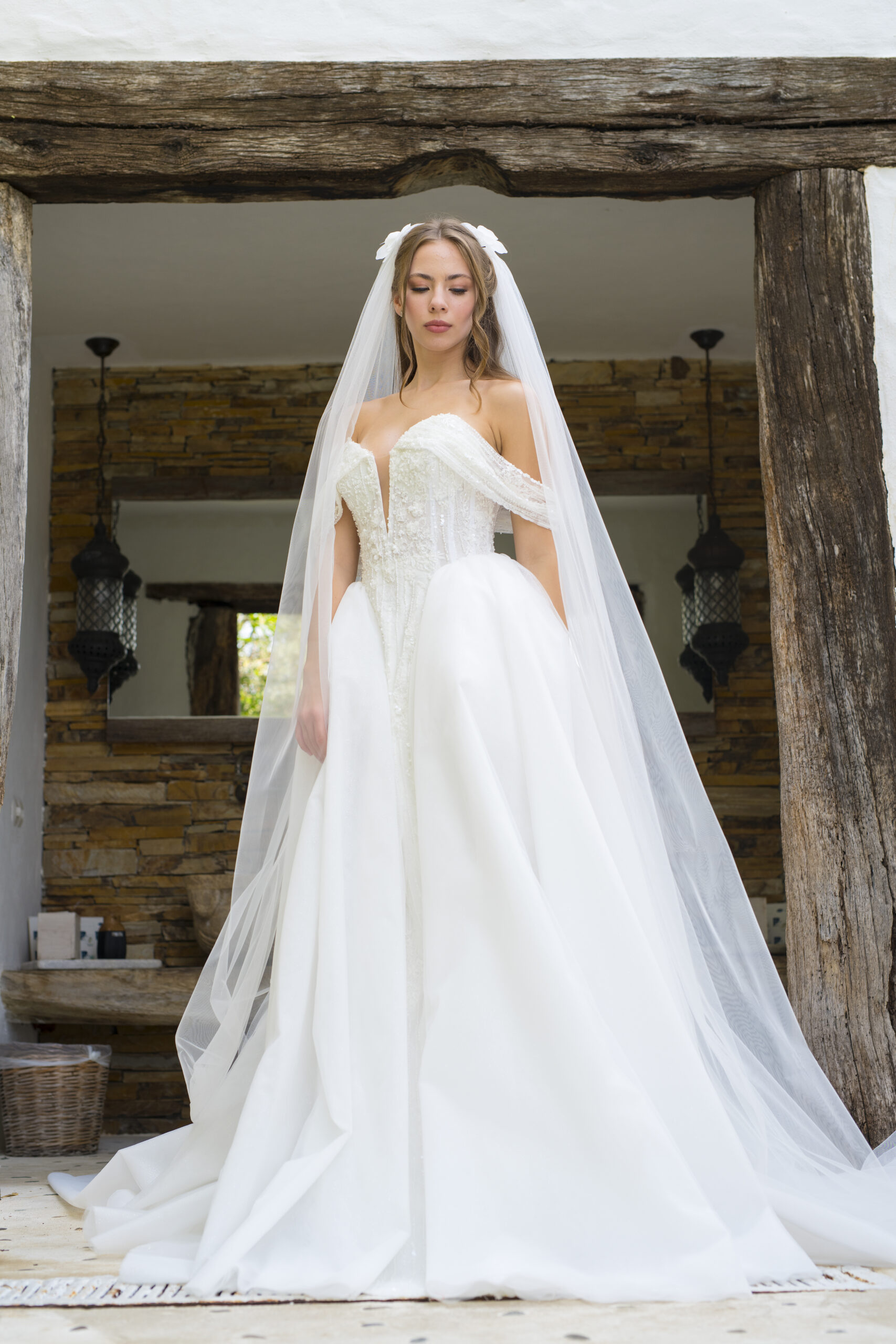 Lunessa A Kesim Düşük Kollu Dantelli Kalp Yaka Romantik Gelinlik