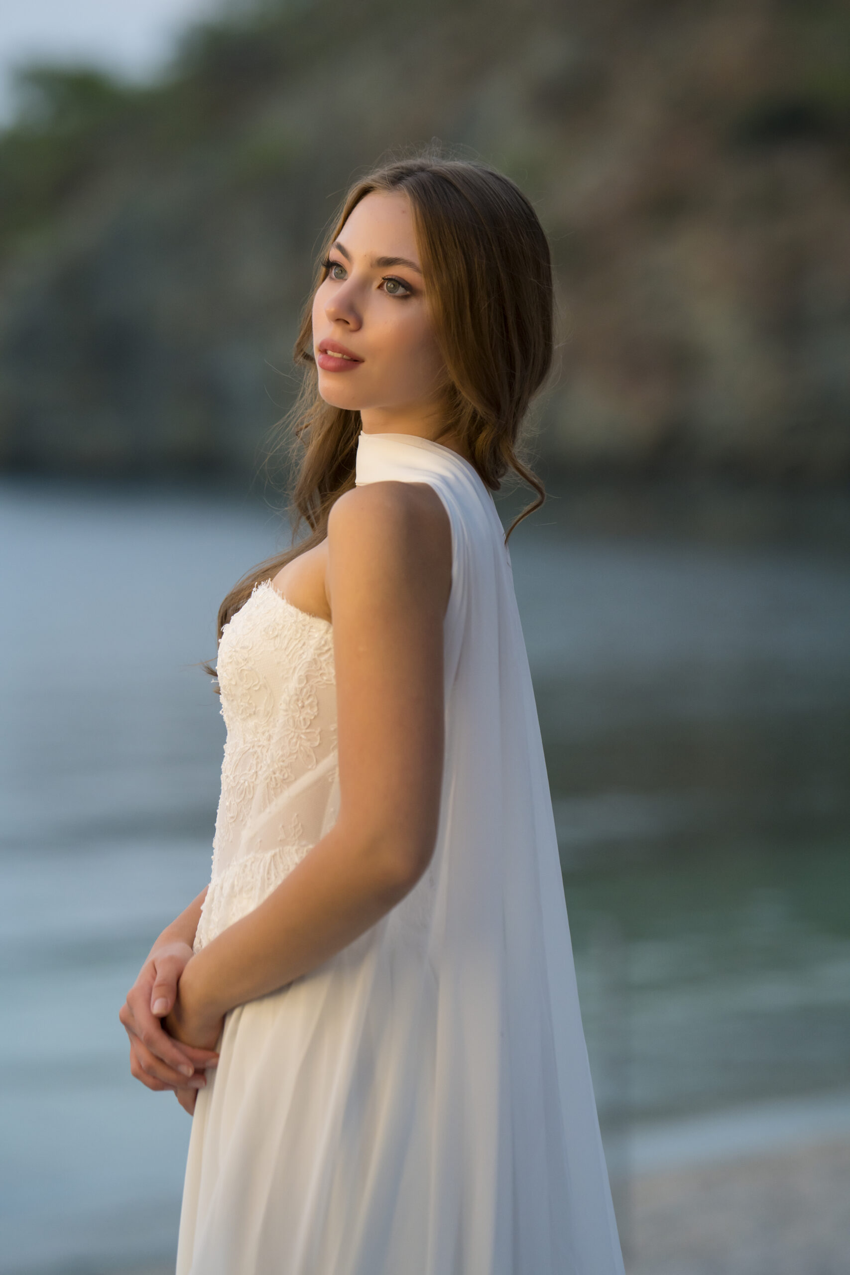 Laelia Helen Kesim Balon Kollu Fransız Dantelli Tül Straplez Yaka Romantik Gelinlik - Görsel 2