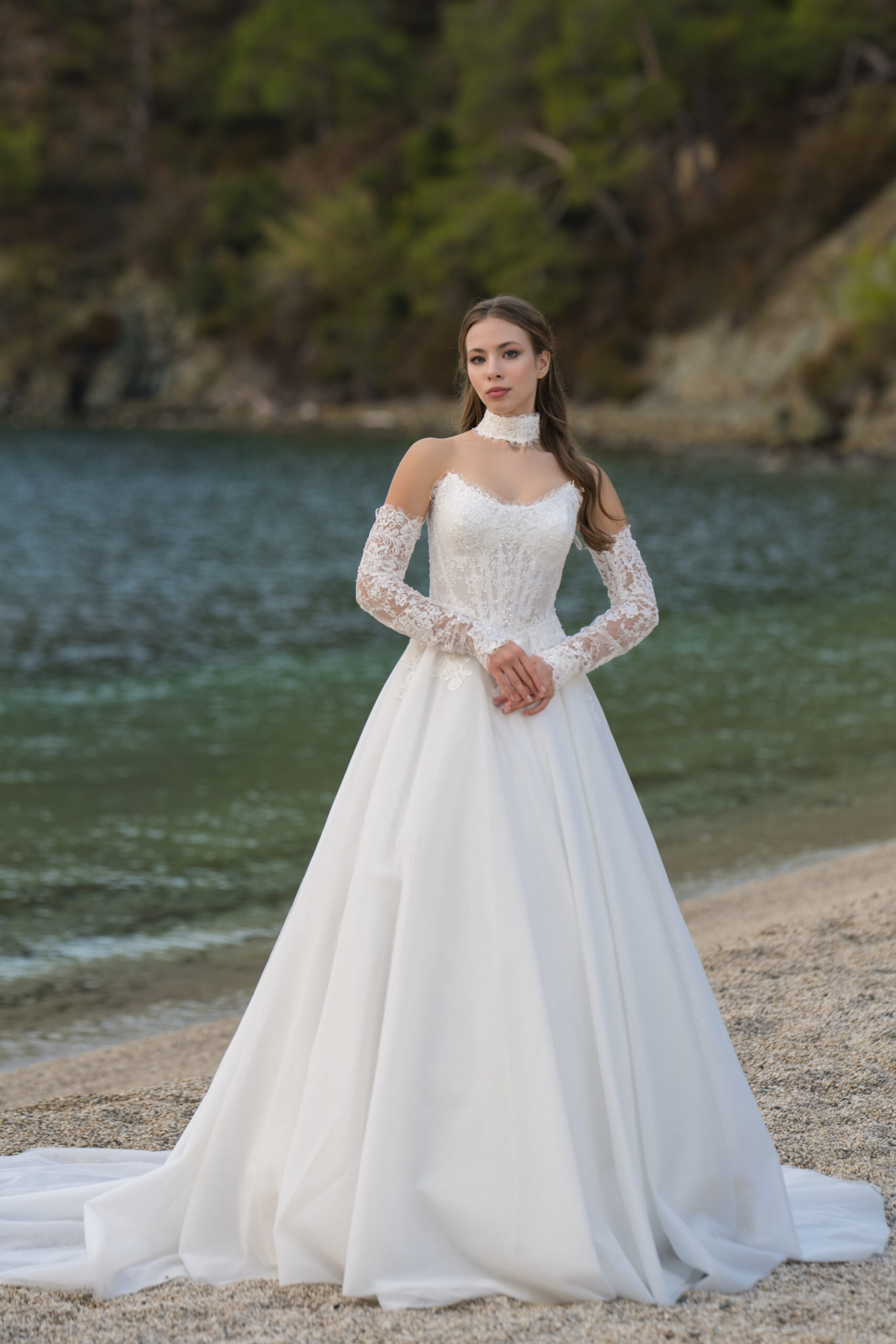 Estelle Helen Kesim Uzun Kollu Fransız Dantelli Tül Straplez Yaka Bohem Gelinlik