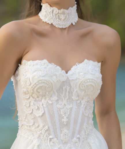 Corvina Helen Kesim Fransız Dantelli Kalp Yaka Zarif Gelinlik