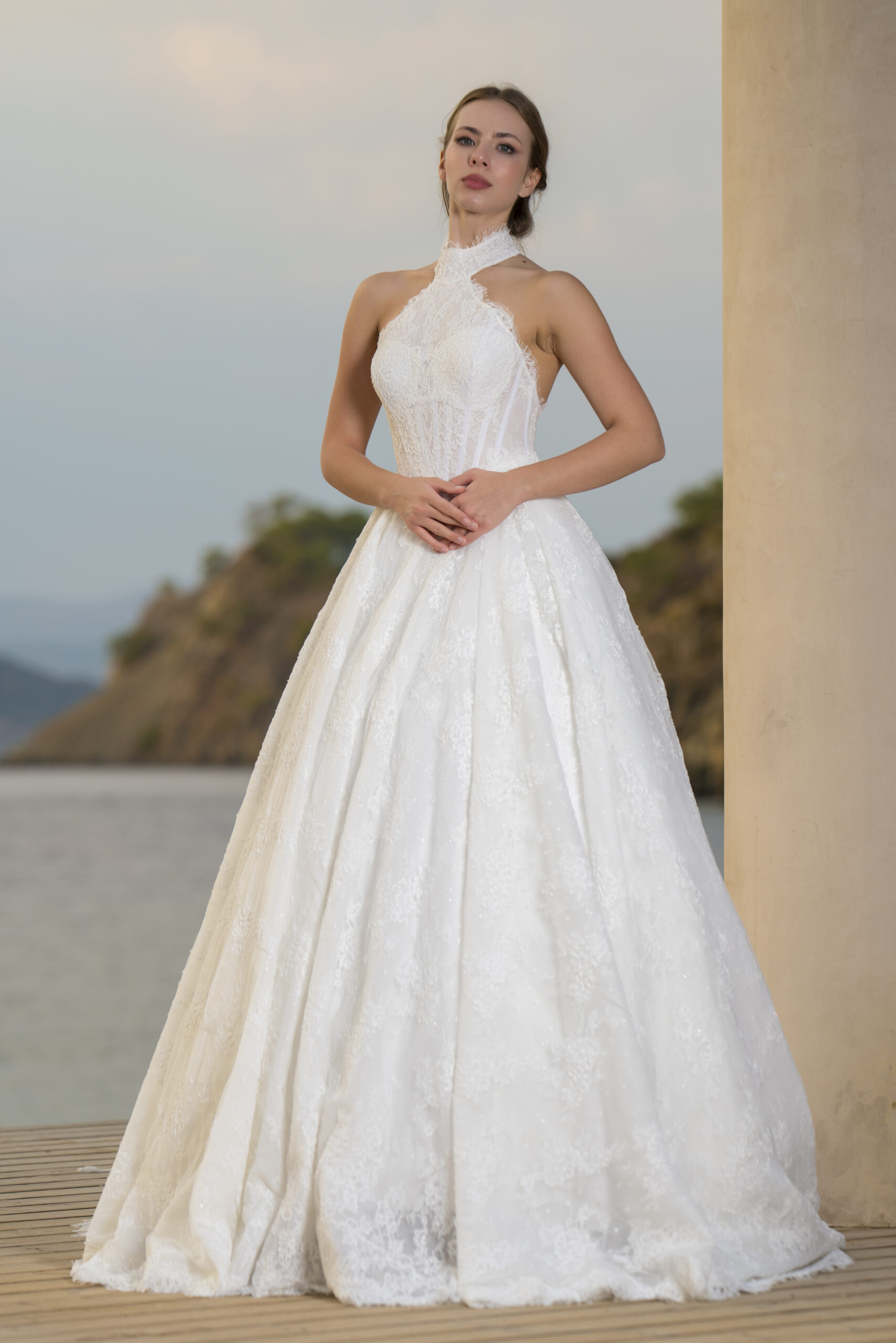 Avelin A Kesim Fransız Dantelli Hakim Yaka Zarif Gelinlik