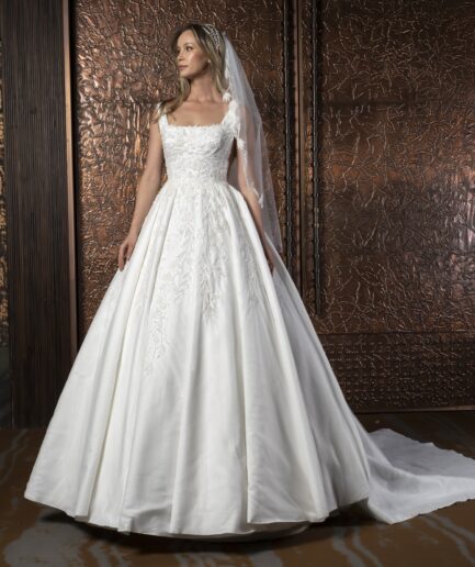 Calista A Kesim Askılı Kare Yaka Dantelli Zarif Gelinlik