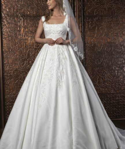 Calista A Kesim Askılı Kare Yaka Dantelli Zarif Gelinlik