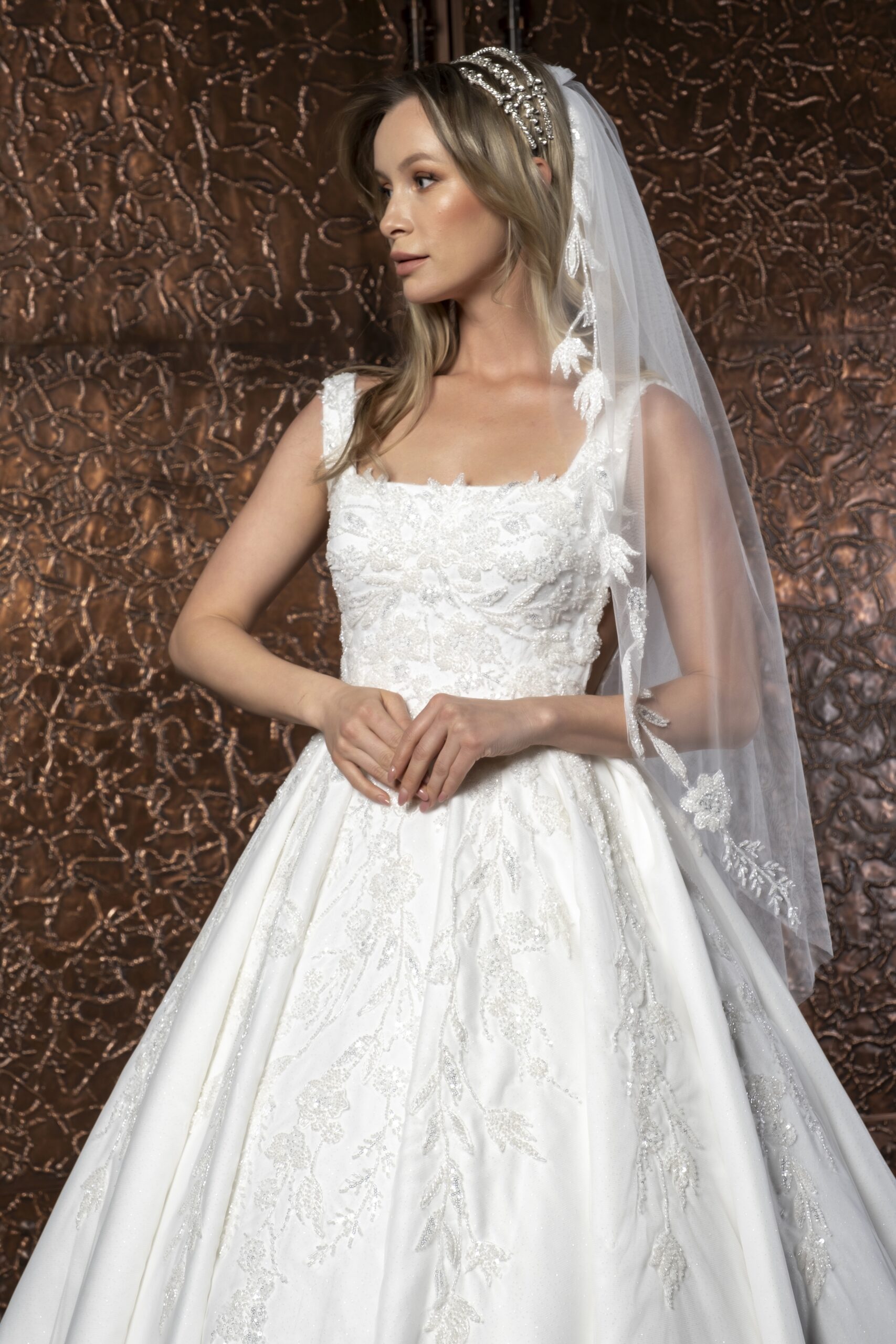 Calista A Kesim Askılı Kare Yaka Dantelli Zarif Gelinlik - Görsel 3