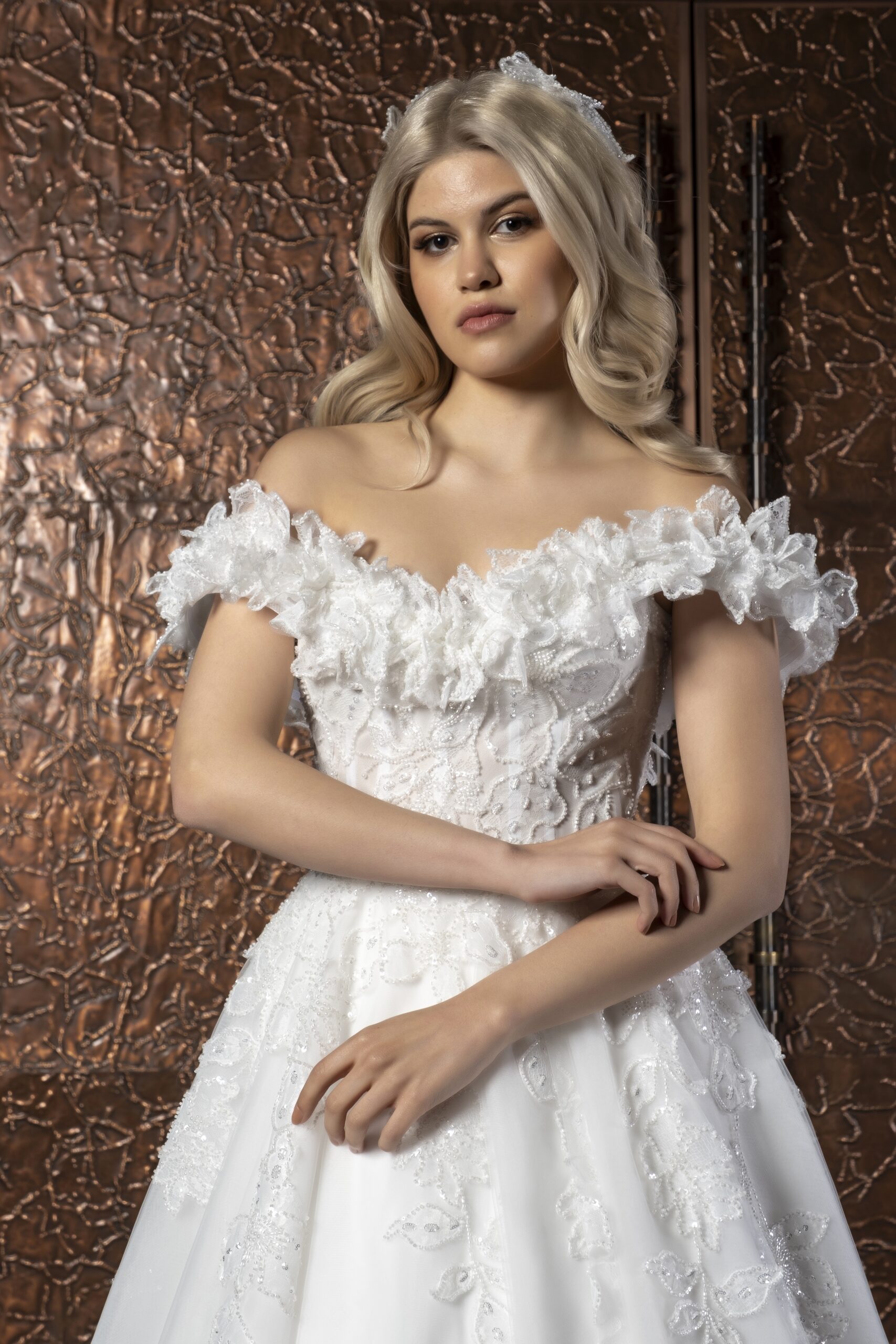 Noira A Kesim Düşük Kollu Kayık Yaka Dantelli Zarif Gelinlik - Görsel 4