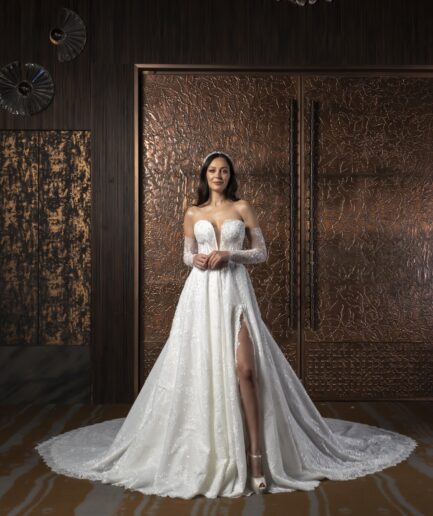 Luvia Helen Kesim Uzun Kollu Kalp Yaka Fransız Dantelli Zarif Gelinlik