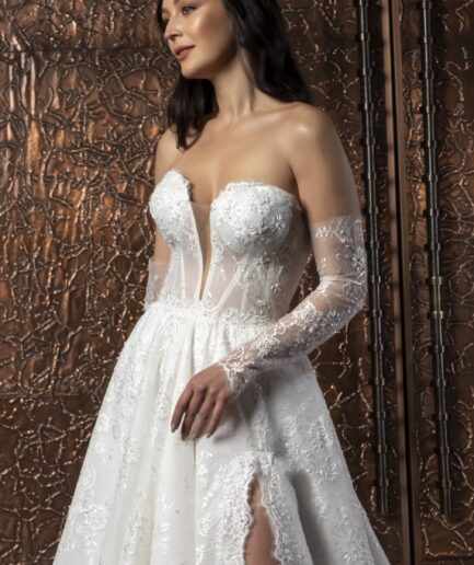 Luvia Helen Kesim Uzun Kollu Kalp Yaka Fransız Dantelli Zarif Gelinlik