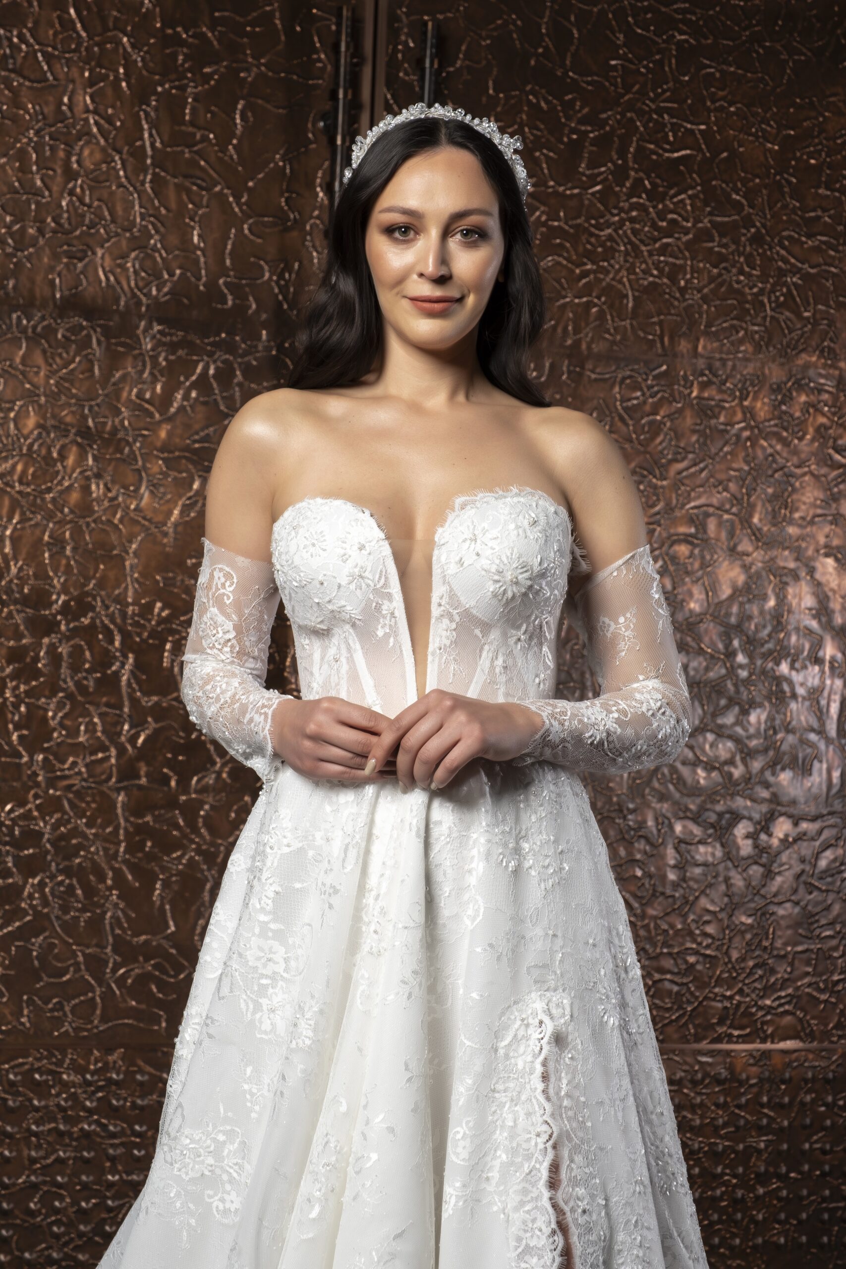 Luvia Helen Kesim Uzun Kollu Kalp Yaka Fransız Dantelli Zarif Gelinlik - Görsel 2