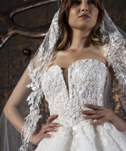 Isadora Prenses Kesim Kalp Yaka Dantelli Zarif Gelinlik