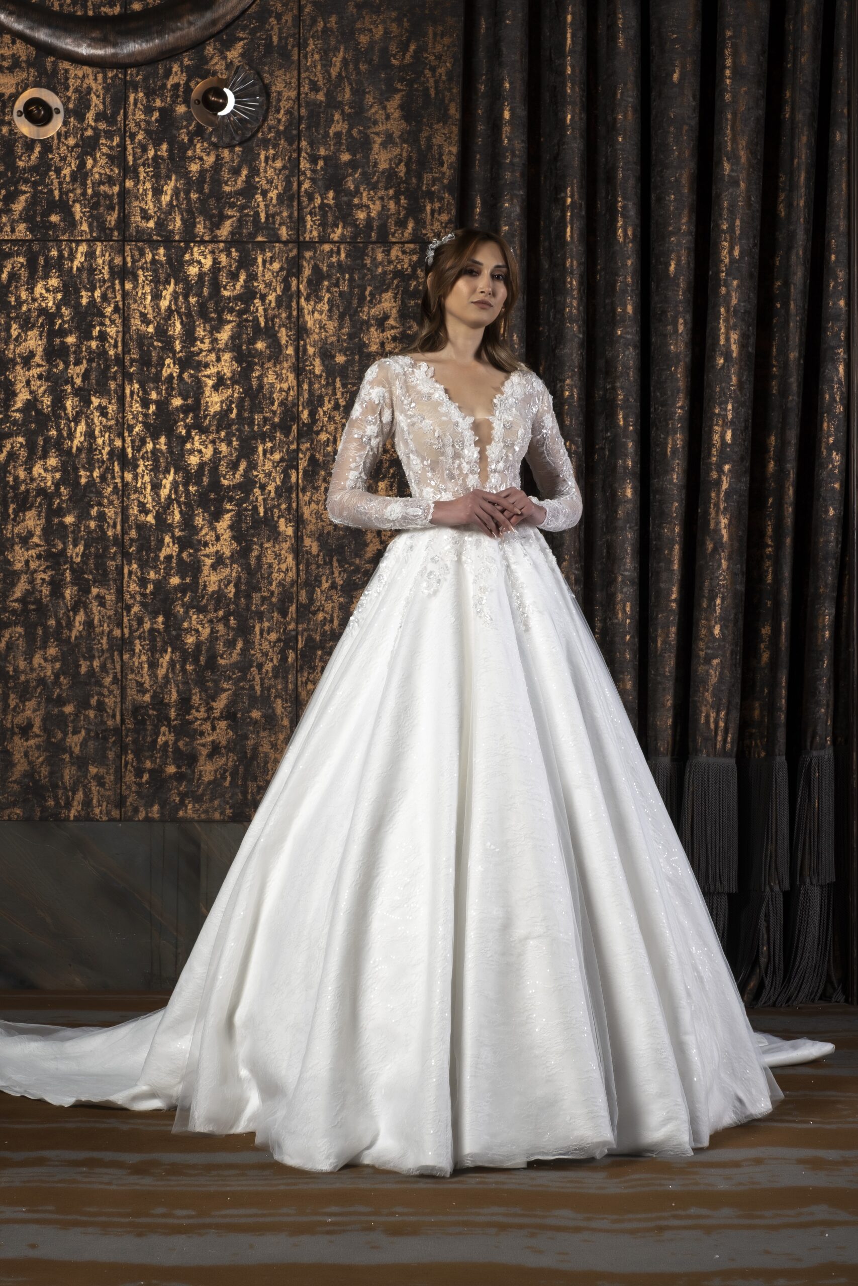 Velaria Zarif Dantel Dokulu Uzun Kollu A Kesim Gelinlik