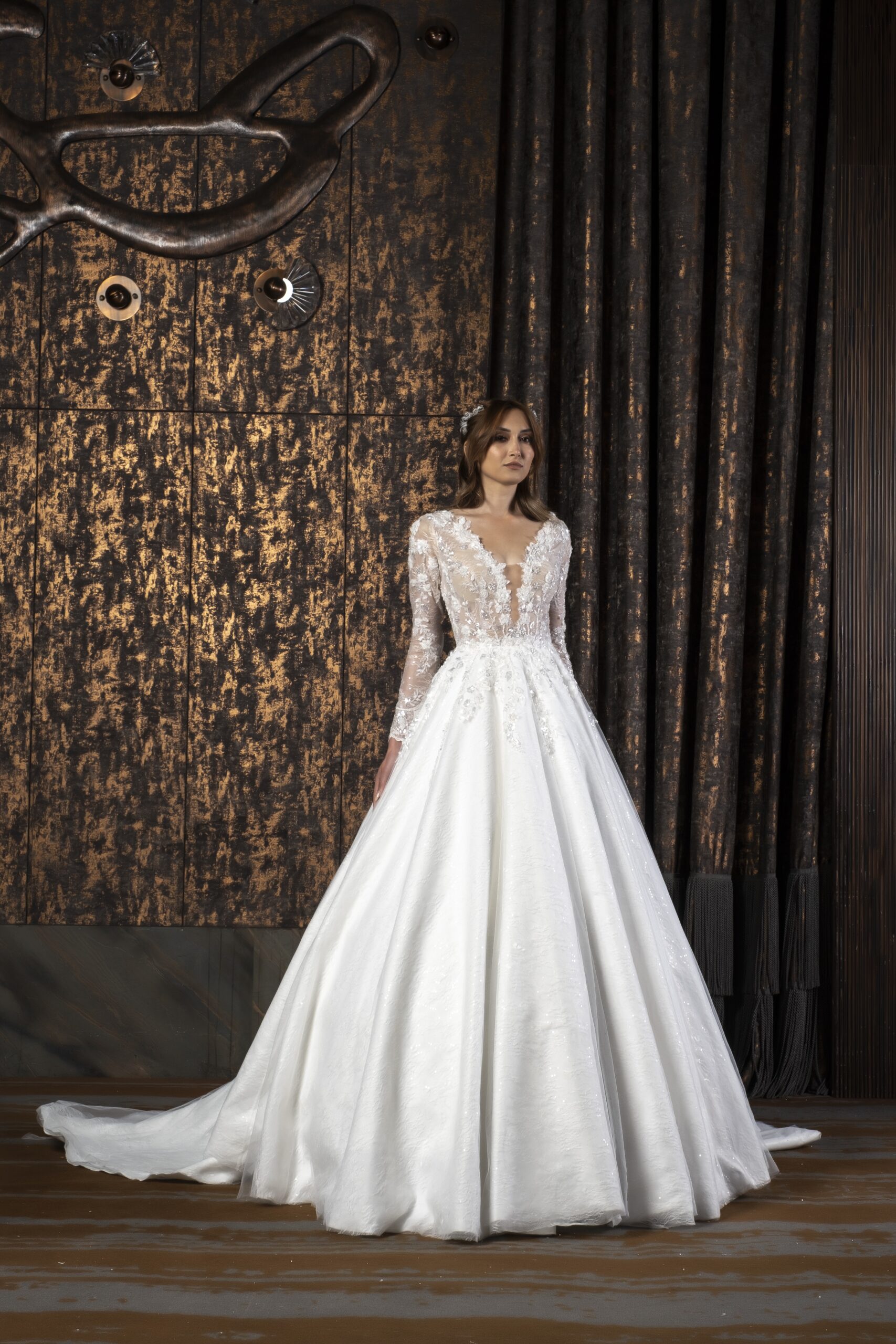 Velaria Zarif Dantel Dokulu Uzun Kollu A Kesim Gelinlik - Görsel 3