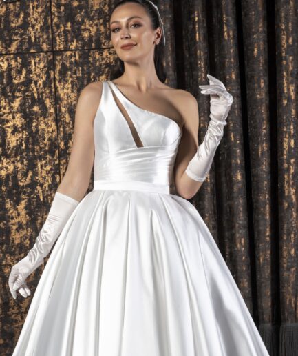 Solaira Saten Prenses Kesim Klasik Zarif Gelinlik