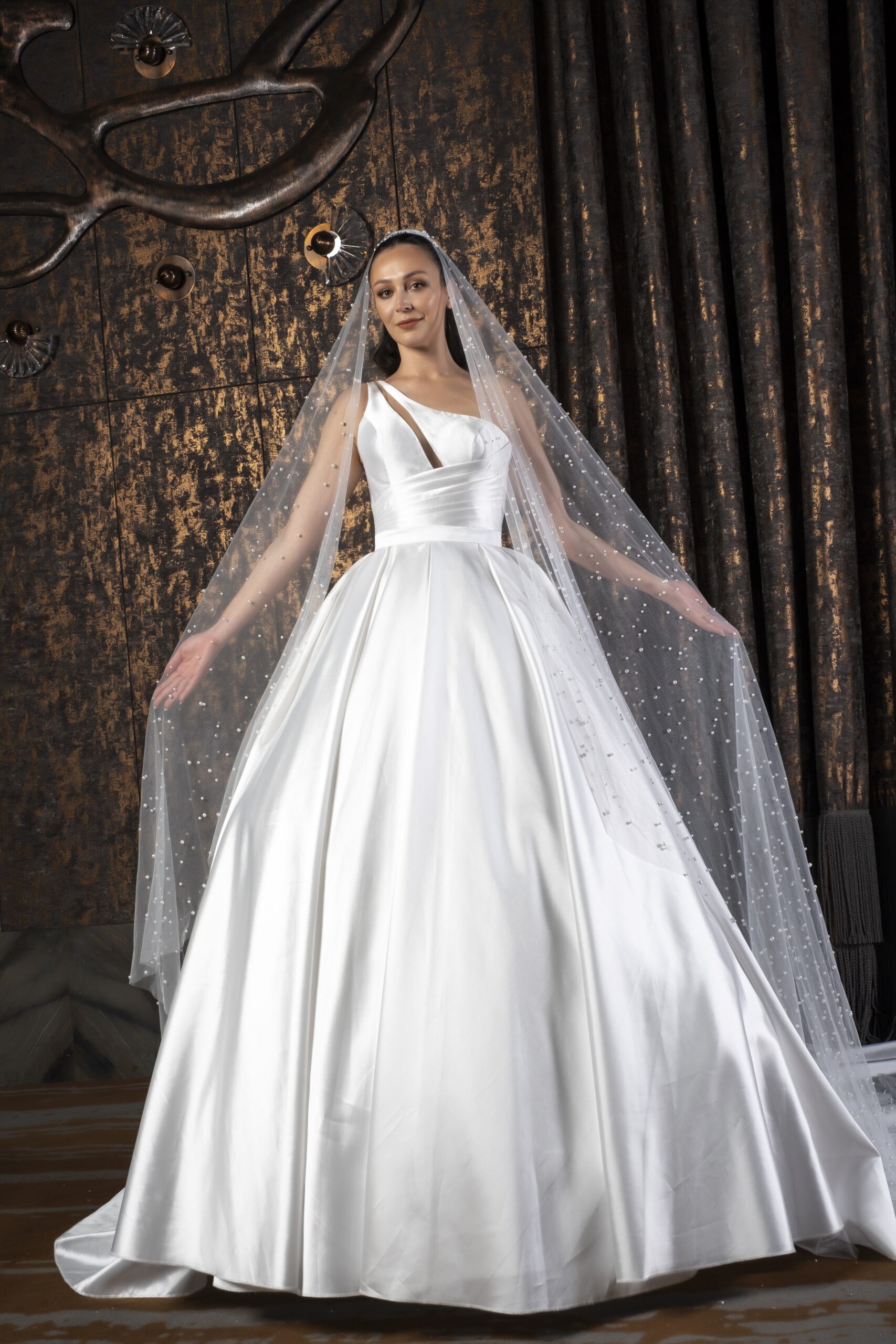 Solaira Saten Prenses Kesim Klasik Zarif Gelinlik - Görsel 4