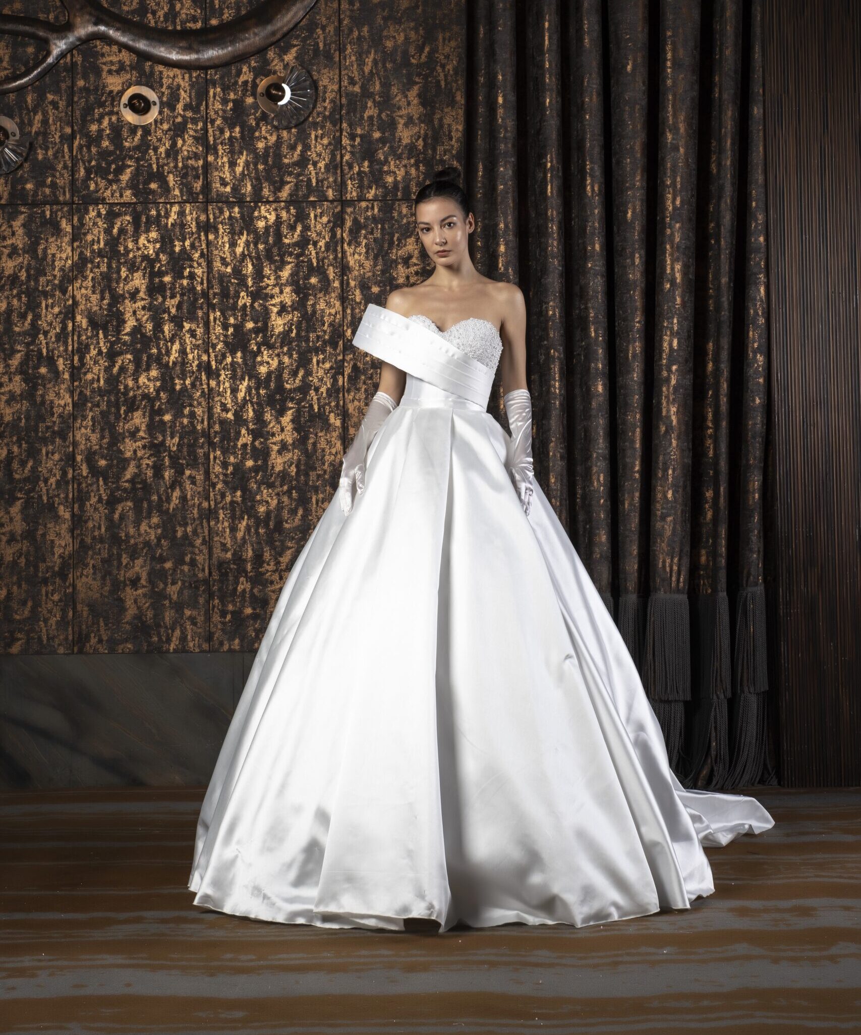 Anora Saten Prenses Kesim Kalp Yaka Zarif Gelinlik