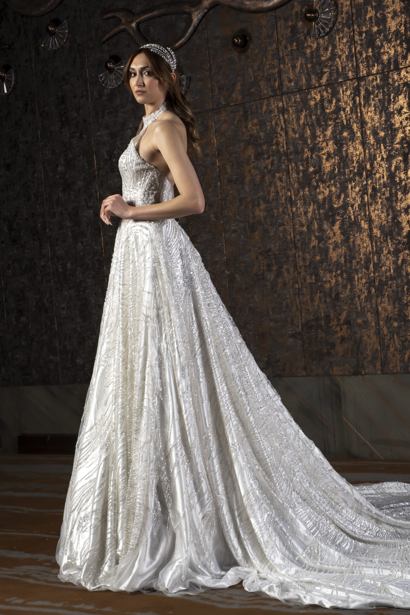 Seraphine Dantelli A Kesim Hakim Yaka Zarif ve Zamansız Gelinlik - Görsel 4