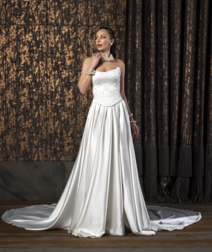 Elviana Sade Saten Helen Kesim Straplez Yaka Zarif Gelinlik