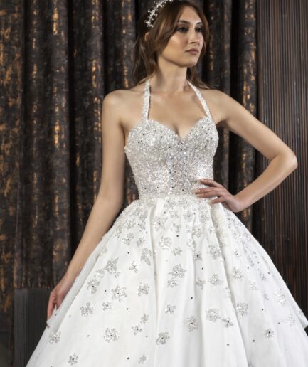 Halina Straplez Yaka Prenses Kesim Romantik ve Işıltılı Gelinlik