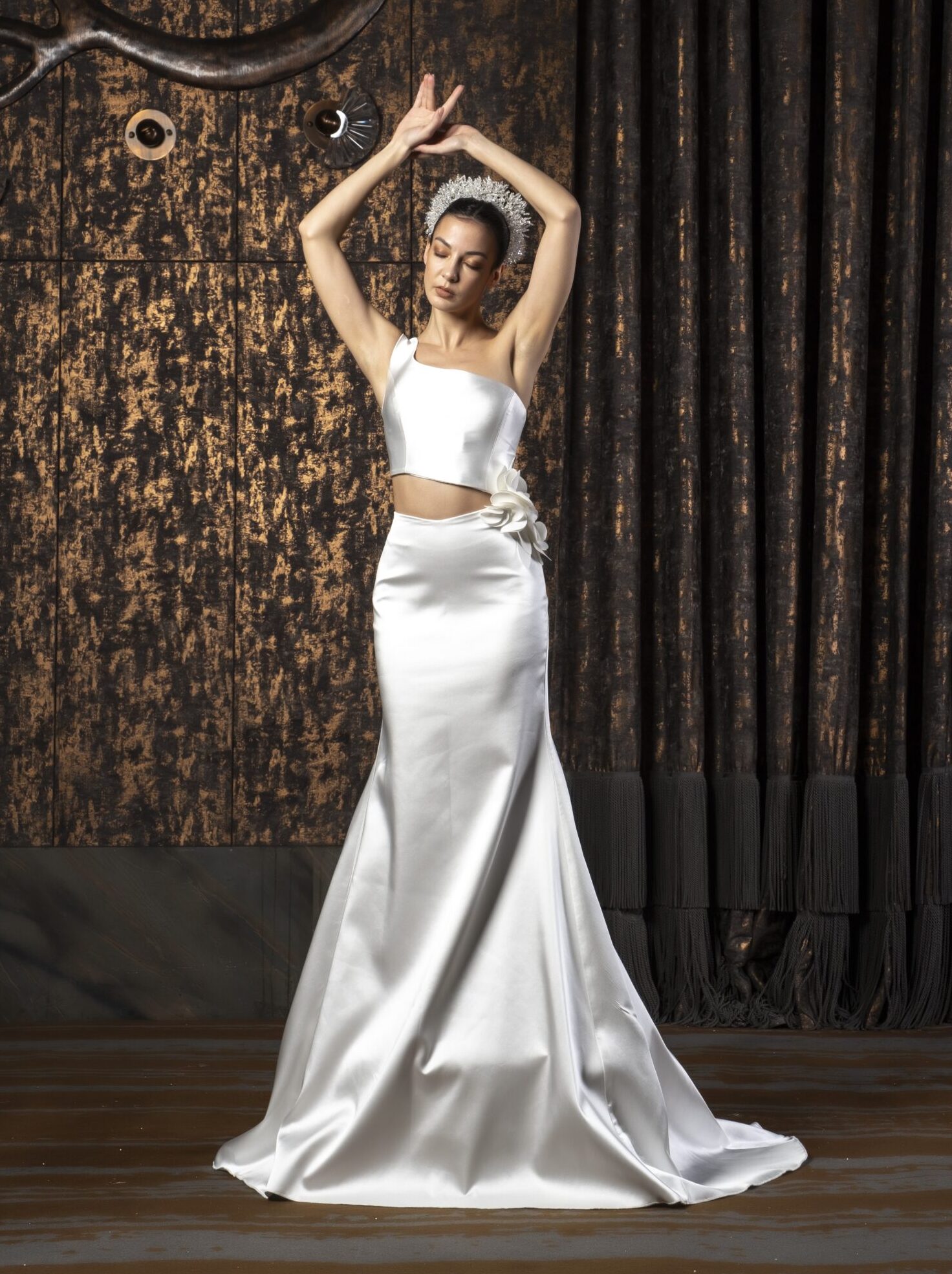 Asteria Sade Saten Balık Kesim Minimal ve Zarif Gelinlik