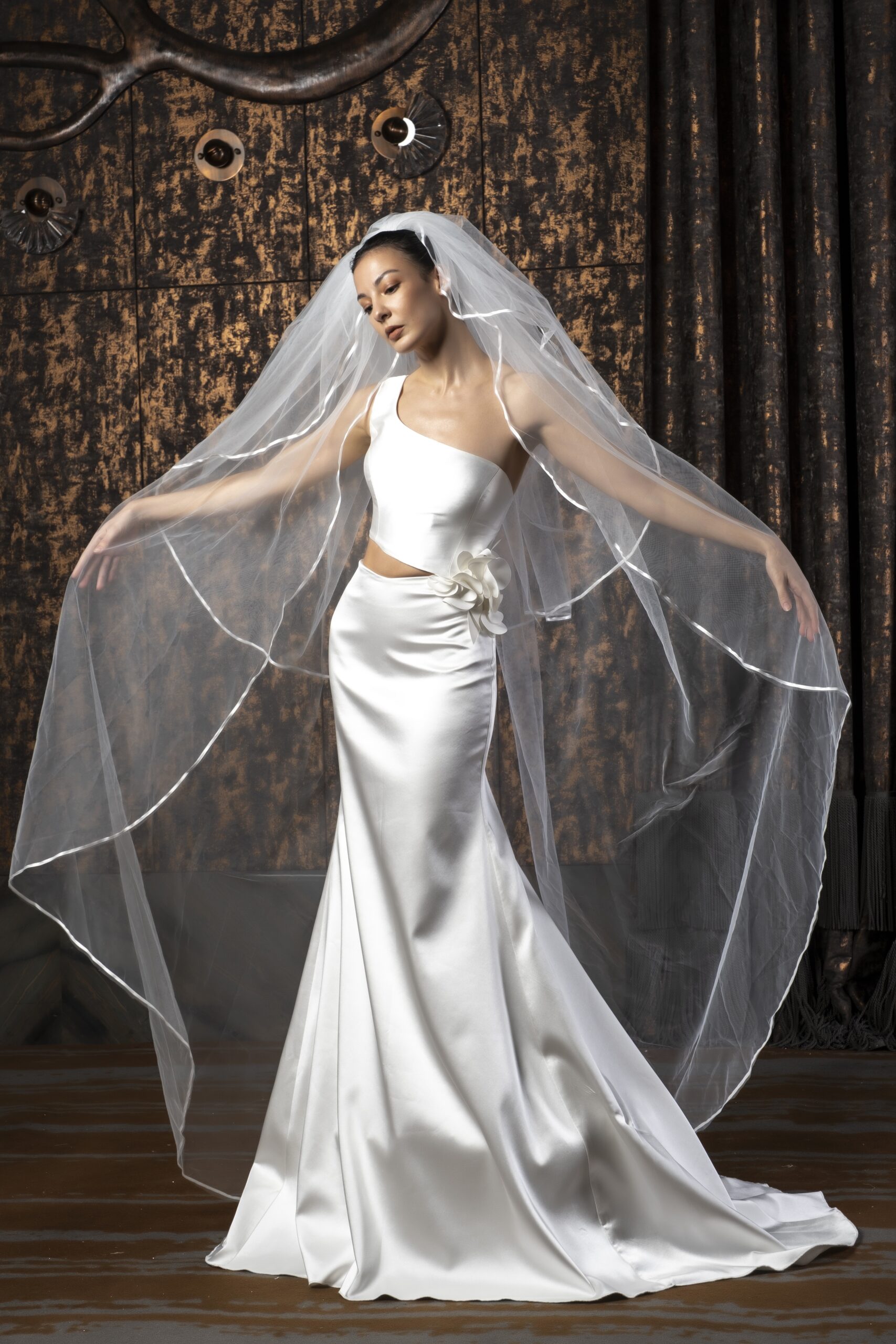 Asteria Sade Saten Balık Kesim Minimal ve Zarif Gelinlik - Görsel 3