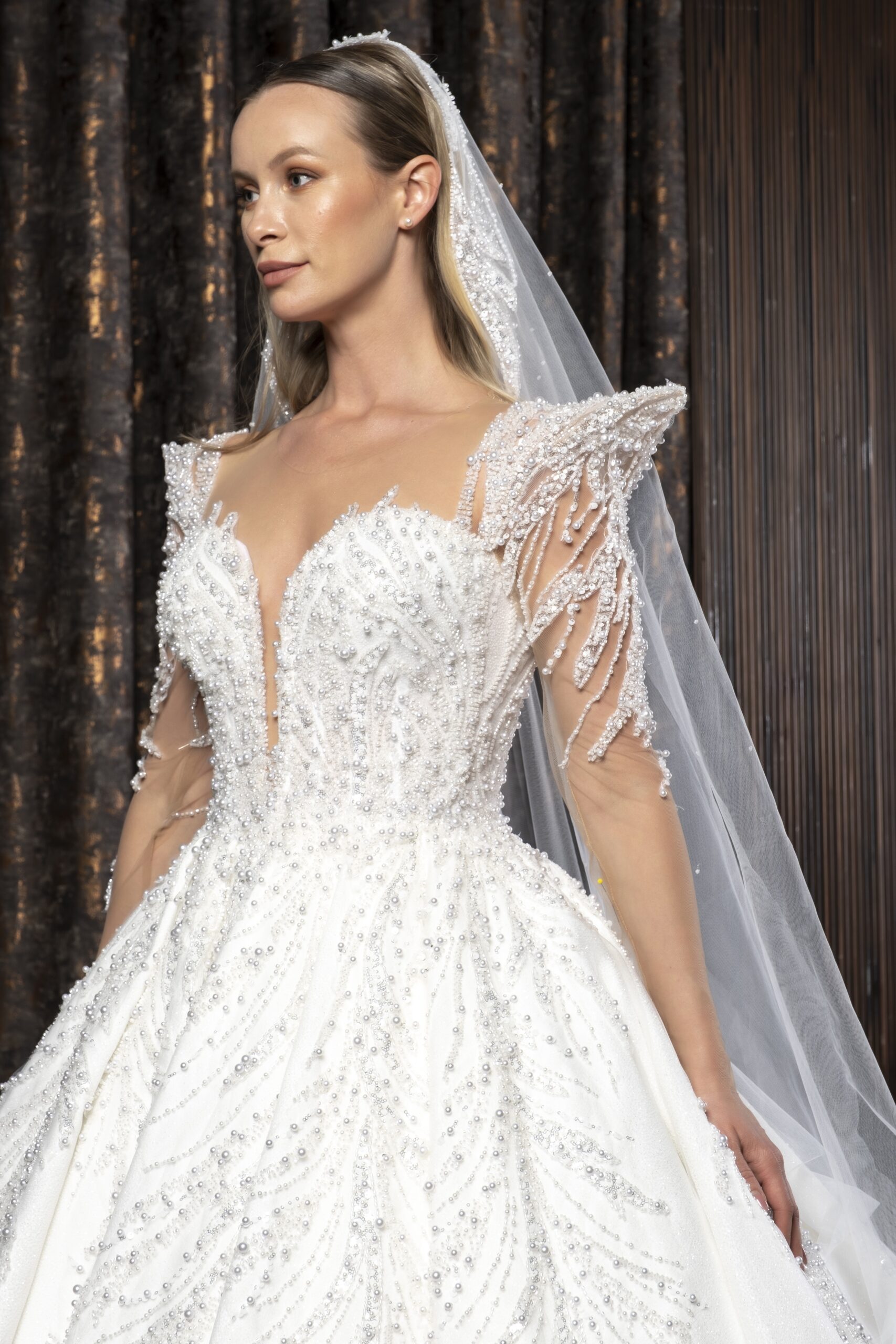 Arvella Dantelli Uzun Kollu Prenses Kesim Zarif ve Işıltılı Gelinlik - Görsel 2