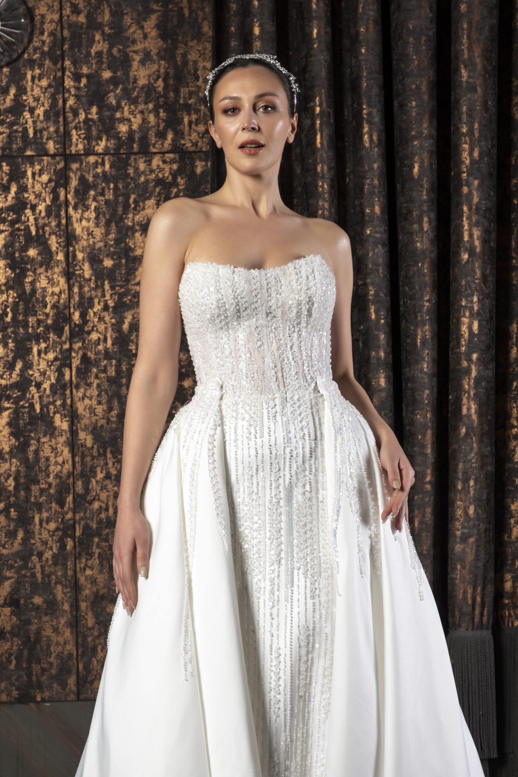 Celeste Dantelli Straplez Yaka Balık Kesim Zarif ve Modern Gelinlik - Görsel 3