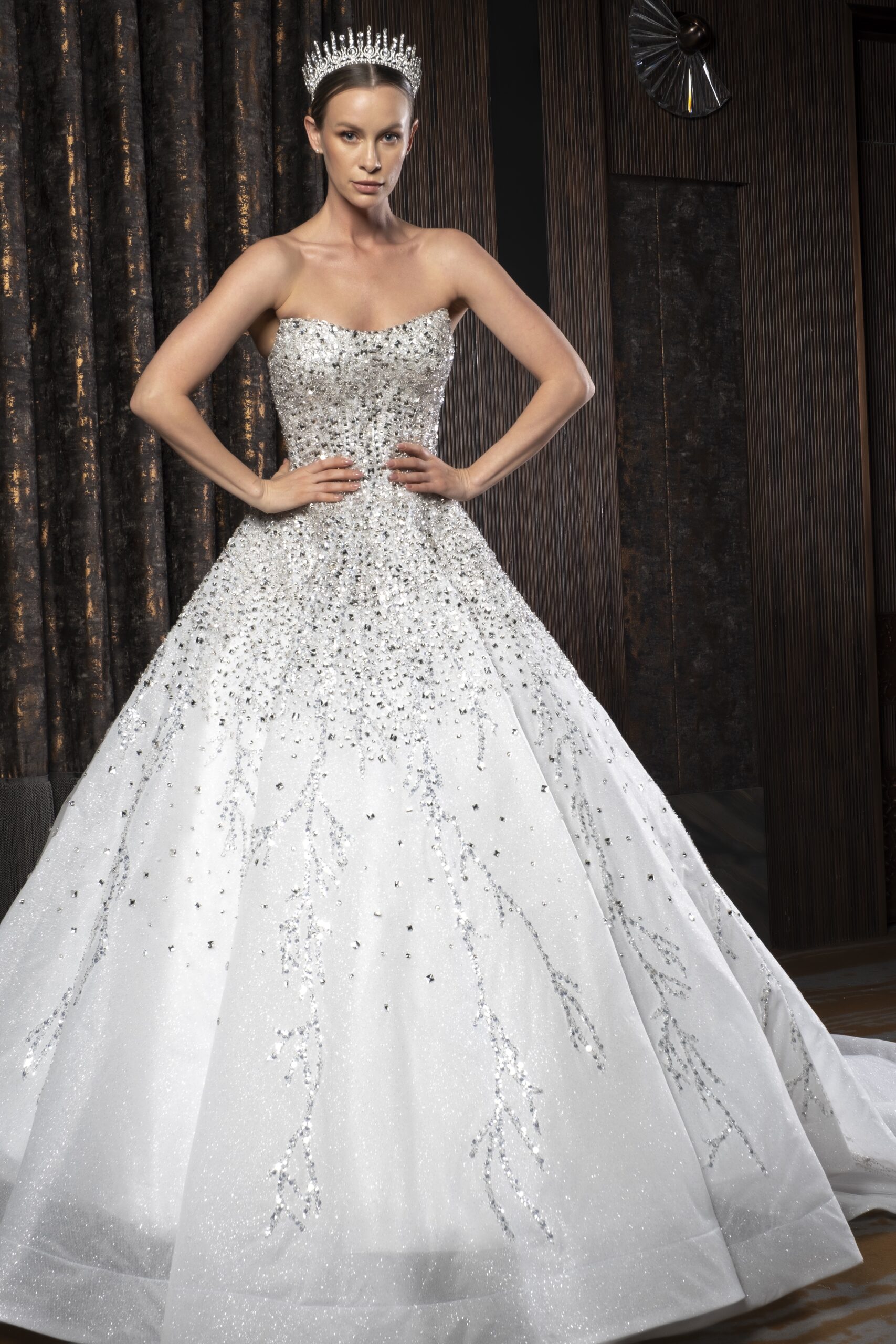 Novella Dantelli Straplez Yaka A Kesim Romantik ve Zarif Gelinlik