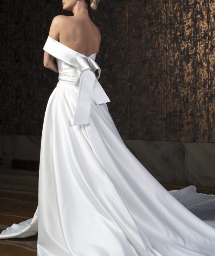 Thalina Saten Balık Kesim Düşük Kol Kayık Yaka Zarif Gelinlik