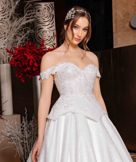 Nayra A Kesim / Düşük Kol / Dantelli / Kalp Yaka Gelinlik - SE2518