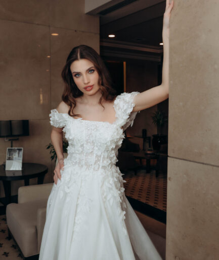 Oriane Helen Kesim / Düşük Kol / Straplez Yaka Gelinlik - SE2521