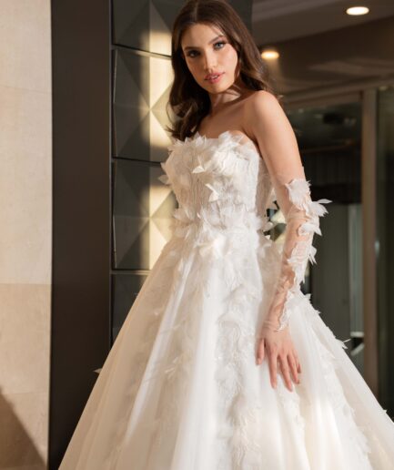 Aurelia A Kesim / Uzun Kollu / Üç Boyutlu / Straplez Yaka Gelinlik - SE2533