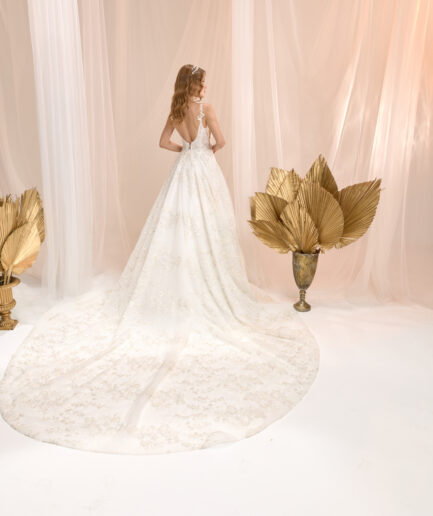 Isolde Askılı Dantel İşlemeli A Kesim Zarif Gelinlik