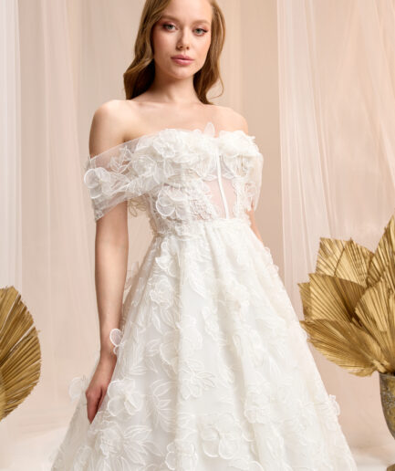 Elaris Üç Boyutlu İşlemeli A Kesim Düşük Kol Kayık Yaka Bohem Gelinlik