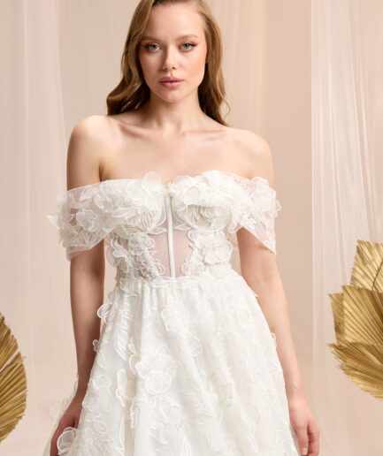 Elaris Üç Boyutlu İşlemeli A Kesim Düşük Kol Kayık Yaka Bohem Gelinlik