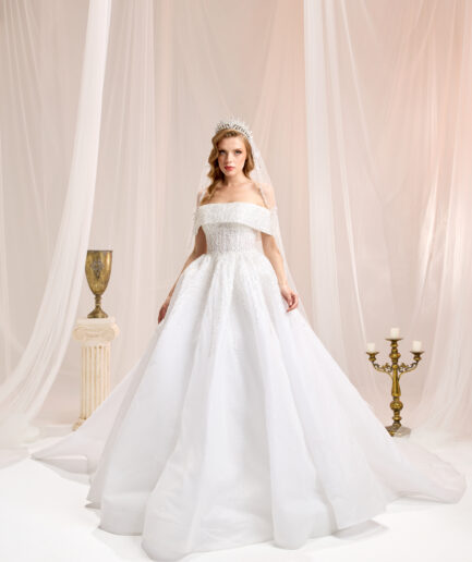 Celina Dantelli Prenses Kesim Düşük Kol Kayık Yaka Romantik Gelinlik