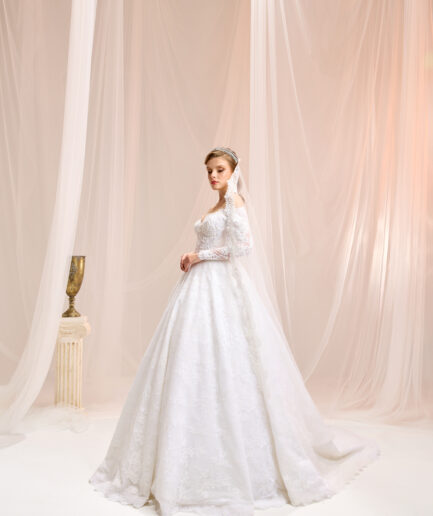 Arwenna A Kesim Uzun Kollu Kayık Yaka Fransız Dantelli Zarif Gelinlik