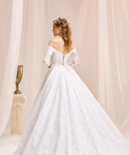 Arwenna A Kesim Uzun Kollu Kayık Yaka Fransız Dantelli Zarif Gelinlik