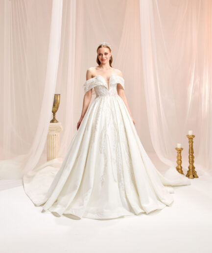 Floris Dantelli Prenses Kesim Düşük Kol Kayık Yaka Romantik Gelinlik