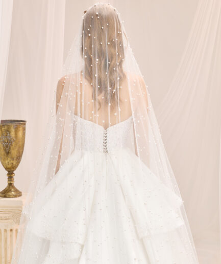 Valen Prenses Kesim Straplez Yaka Saten Zamansız Gelinlik