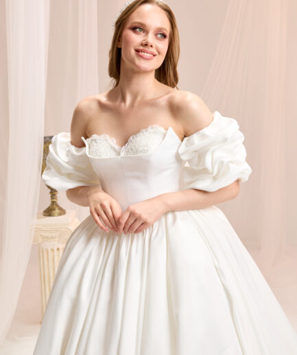 Mariselle Saten Prenses Kesim Straplez Yaka Balon Kollu Romantik Gelinlik